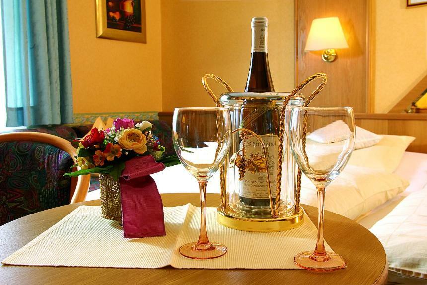 Gaestehaus Hotel Rheingraf 캄프보른호펜 외부 사진